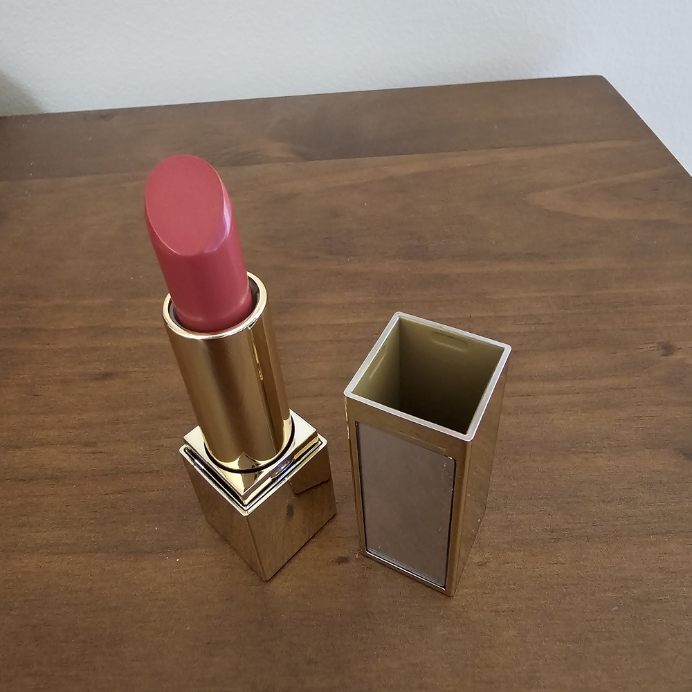 Estee Lauder pure color envy 420 rebellious rose Lipstick - Vibrant Pink